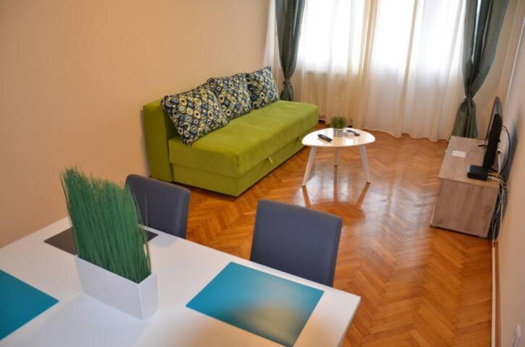 Apartments Sat เบลเกรด ภายนอก รูปภาพ