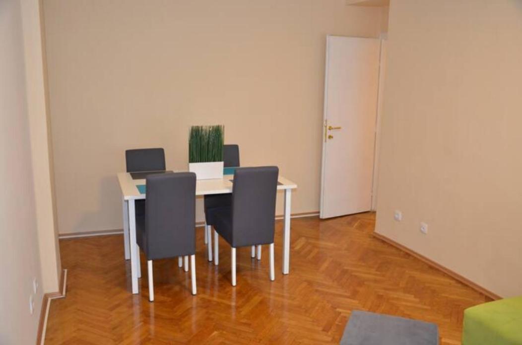 Apartments Sat เบลเกรด ภายนอก รูปภาพ
