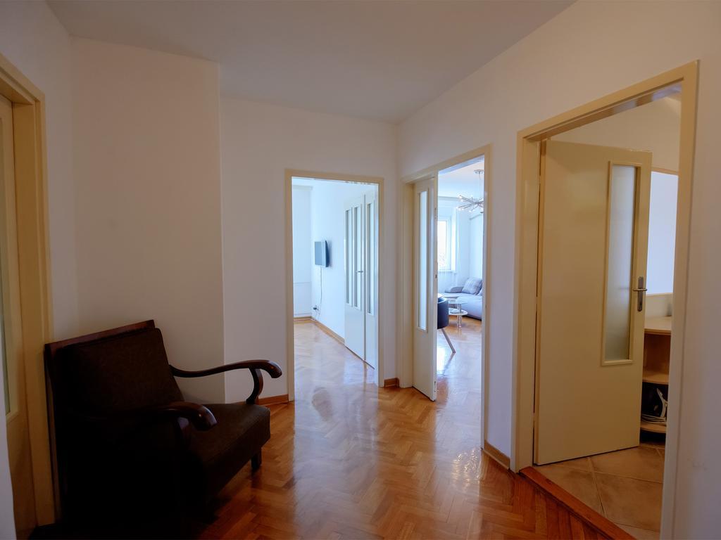 Apartments Sat เบลเกรด ภายนอก รูปภาพ